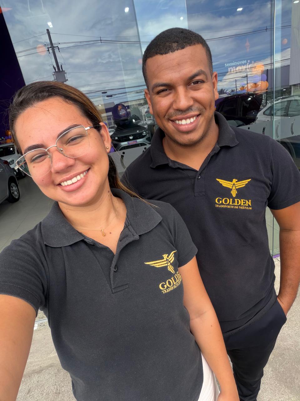 Vitor e Gleyça, fundadores da Golden Transporte de Veículos